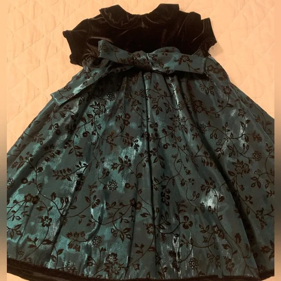 CI Castro & co. | Dresses | Black And Green Velvet Dress | Poshmark CI Castro & co. | Dresses | Black And Green Velvet Dress | Poshmark
